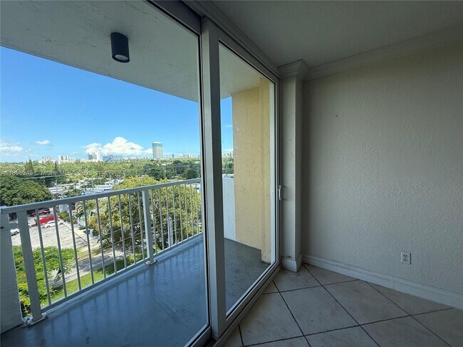 Photo - 2000 NE 135th St Unit 701