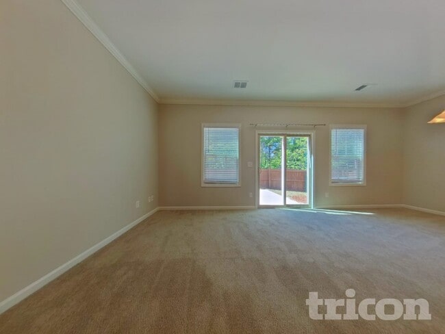 Photo - 661 Dawsons Park Wy