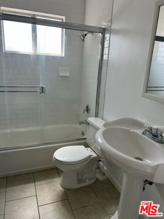 Photo - 2433 Burnside Ave Unit 3