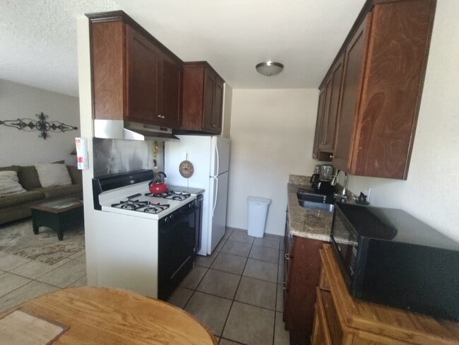 Photo - 530 Murphy St