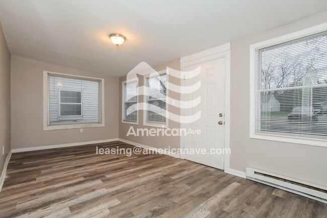 Photo - 3232 Mohawk St