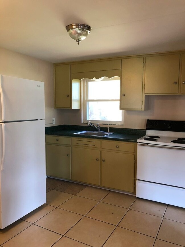 Photo - 3 Bed 1 Bath Home | Pet Friendly | Washer ...