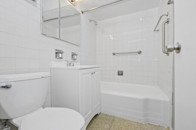 Photo - 1518-1528 W 99th St