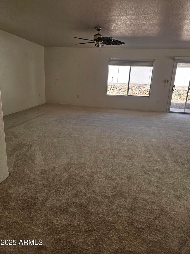 Photo - 2850 Glengarry Way