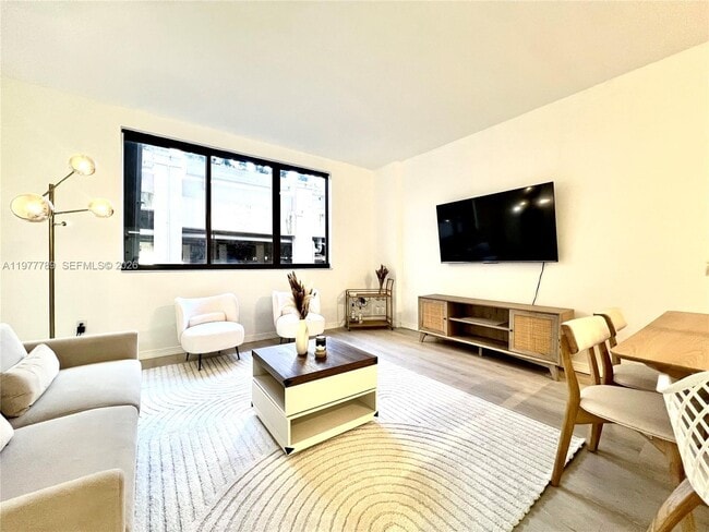 Photo - 540 Brickell Key Dr Unidad 202