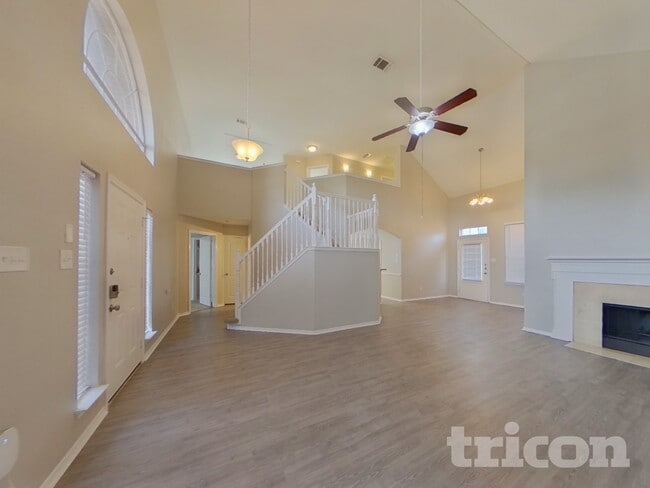 Photo - 1028 Glencrest Dr