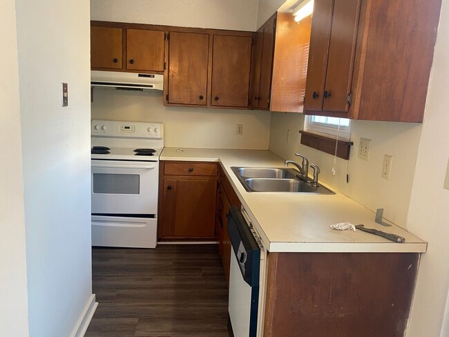 Photo - 508 E 11th St