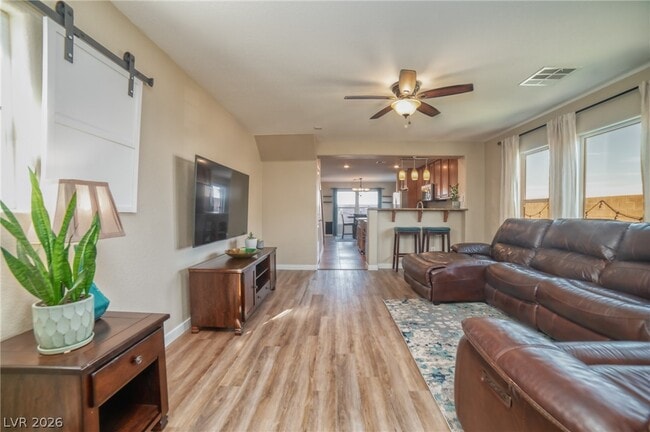 Photo - 504 Beckton Park Ave