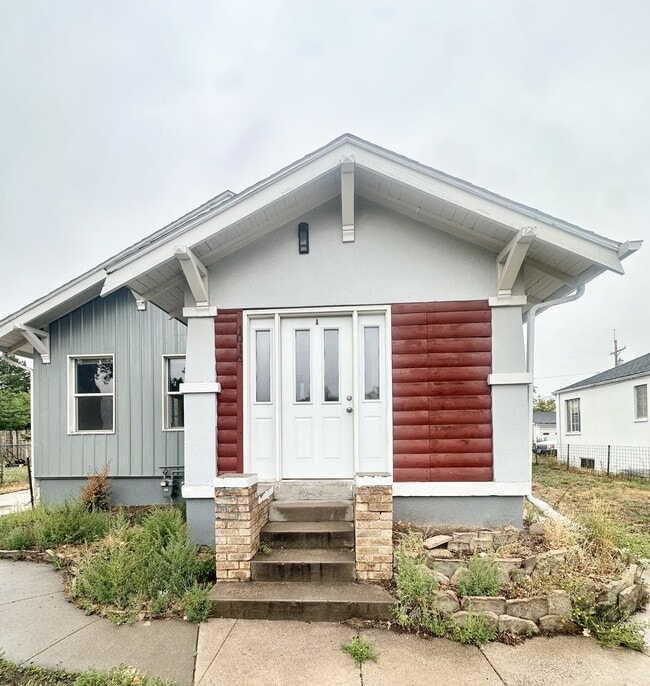 Building Photo - Cozy 1 Bedroom Retreat with All Utilities Included Unit A