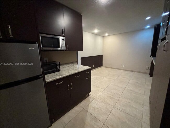 Photo - 7290 NW 38th St Unidad A