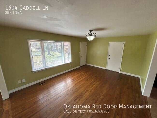 1604 Caddell Ln