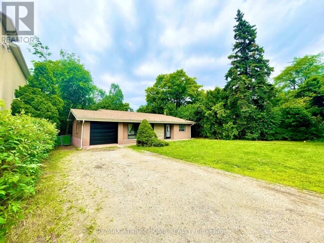 Photo - 9740 Keele St