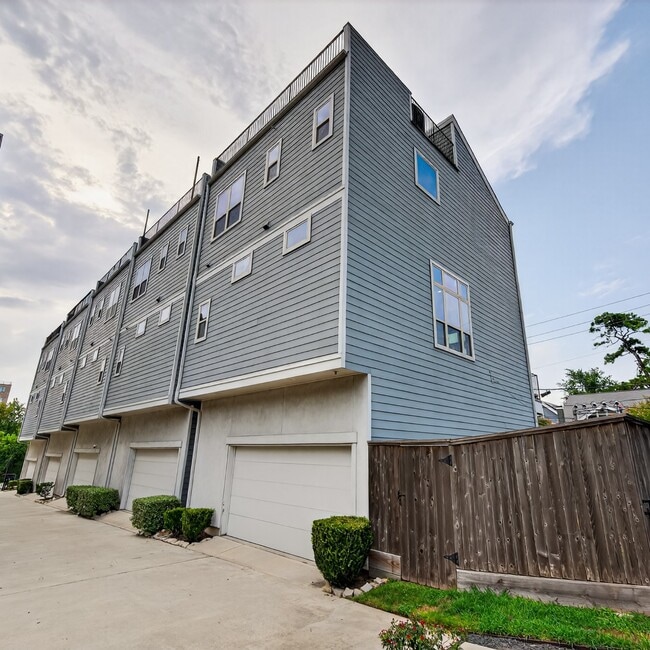 Photo - 1205 Wrightwood St