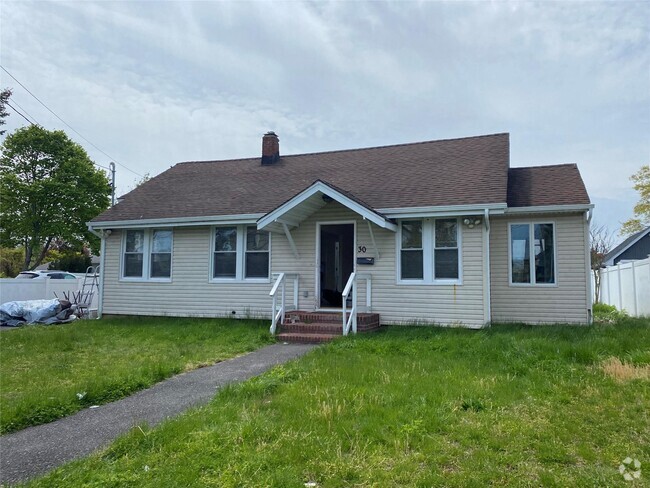 Building Photo - 30 Baylawn Ave Rental