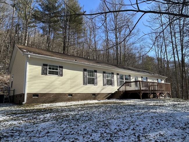 Building Photo - Spacious 3BR Sugar Grove Home with Deck, Fenced Yard & Two Bonus Rooms