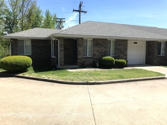 Photo - 2057 S Kentwood Ave Casa