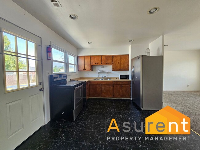 Photo - 924-926 Mt Pitt Ave. Unit 924 Mt Pitt
