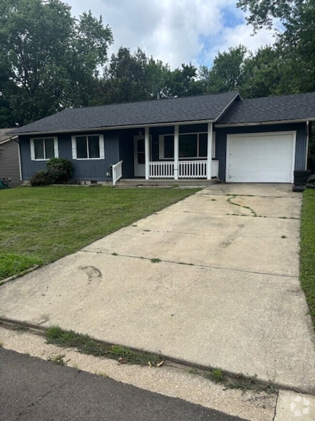 Building Photo - 3-Bedroom, 1-Bath Home with 1-Car Garage