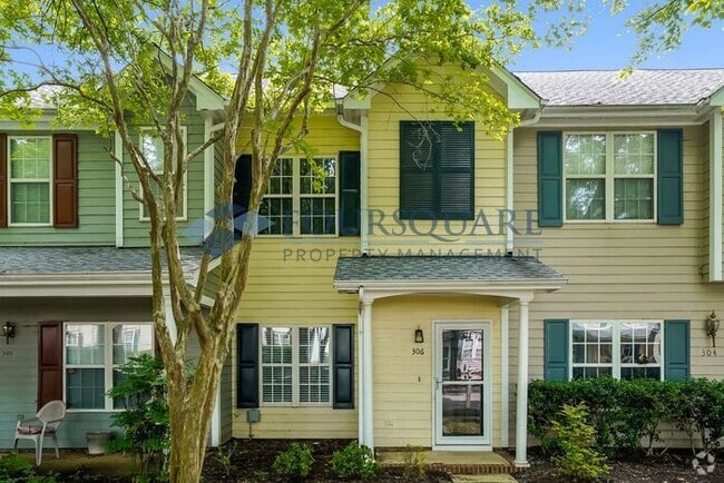 Building Photo - Townhome | Washer/ Dryer Included | Privat...