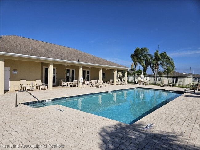 Photo - 1848 Grand Ridge St