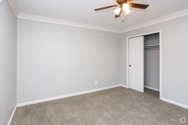 2BR, 1BA - 800 SF - Bedroom