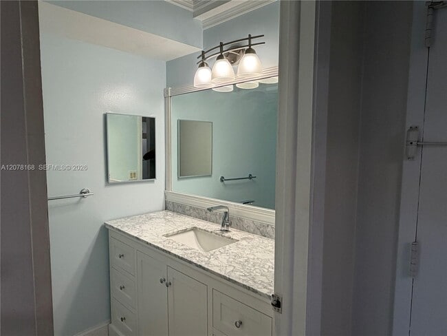 Photo - 301 Racquet Club Rd Unit 210