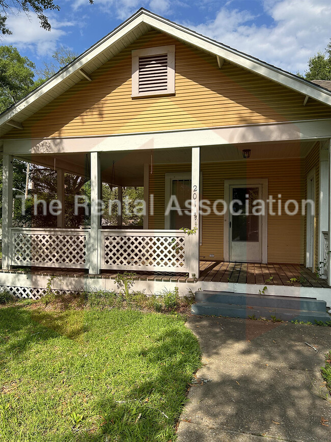 Photo - 201 S Farmerville St House