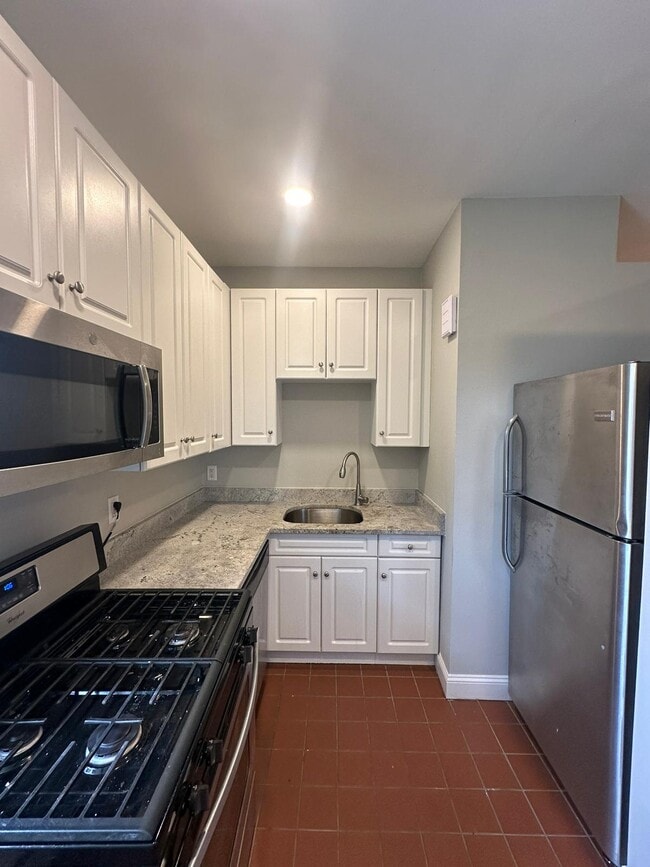 Photo - 604 Chapel St Unit 6