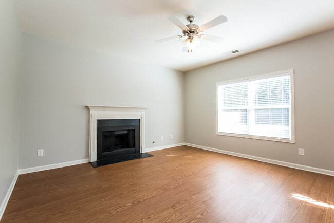 Photo - 98 Mercer Ln