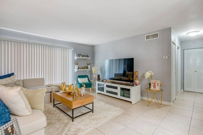 Living Area - Clear Lake Palms