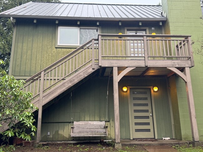 Photo - 11022 Palisades Ave SW