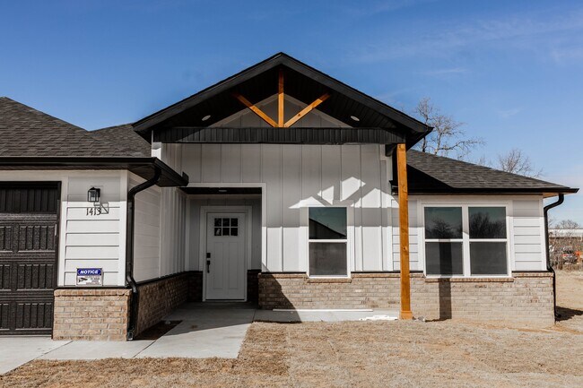 Photo - 1413 E Emelyn Ln