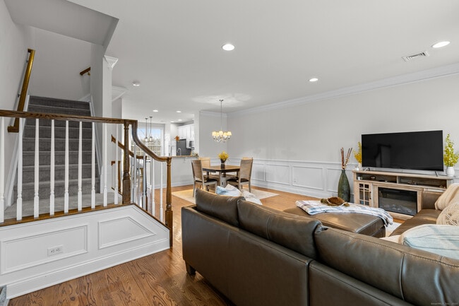 Photo - 164 Warrington Round Unit 164