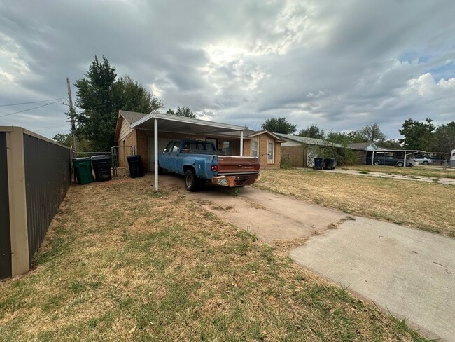 4808 S Dimple Dr