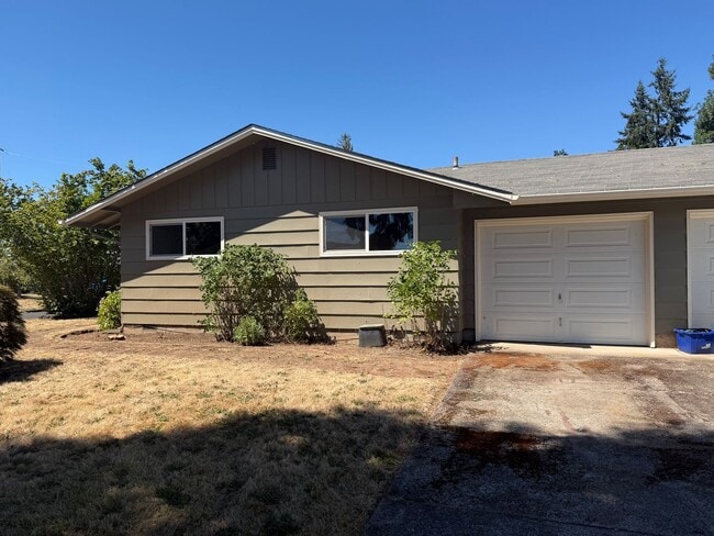 Photo - 3-bedroom, 1 bath duplex with garage!