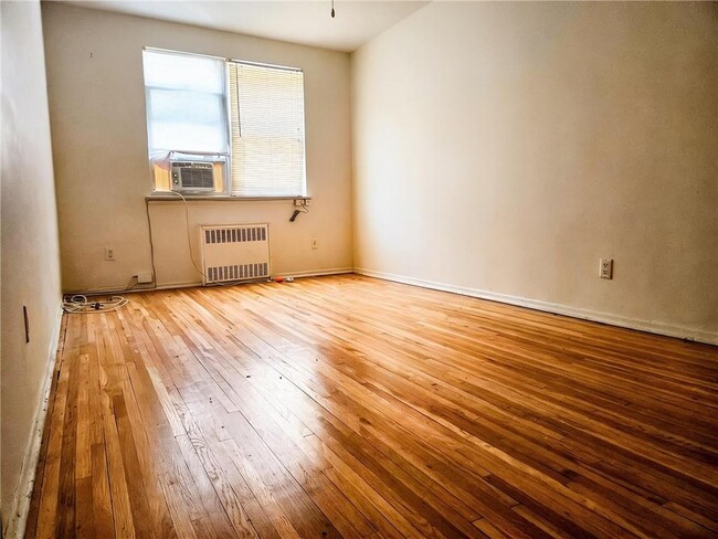 1224 E 9th St Unit 2