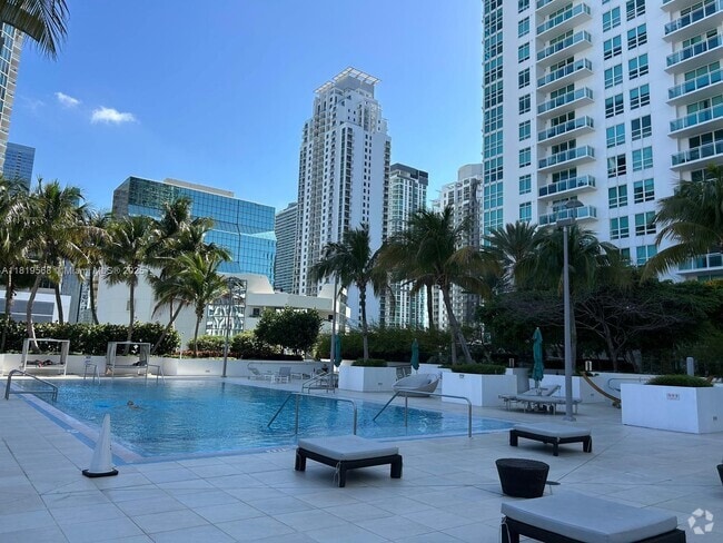 Building Photo - 950 Brickell Bay Dr Unit 3402 Rental