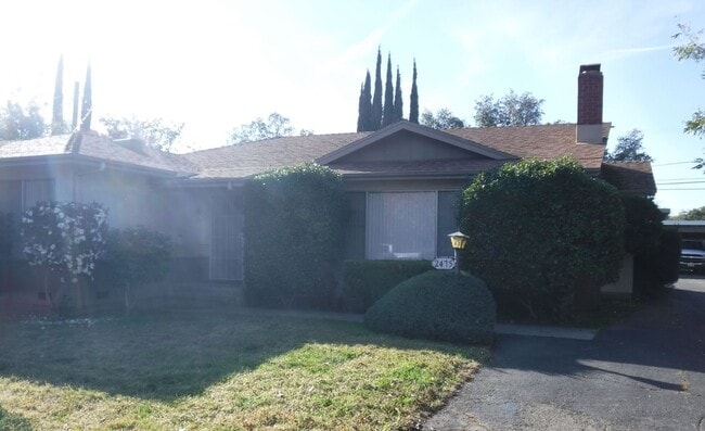 Building Photo - 2465/2475 Pillsbury Road (Duplex) Unit 2475 Pillsbury Road Rental