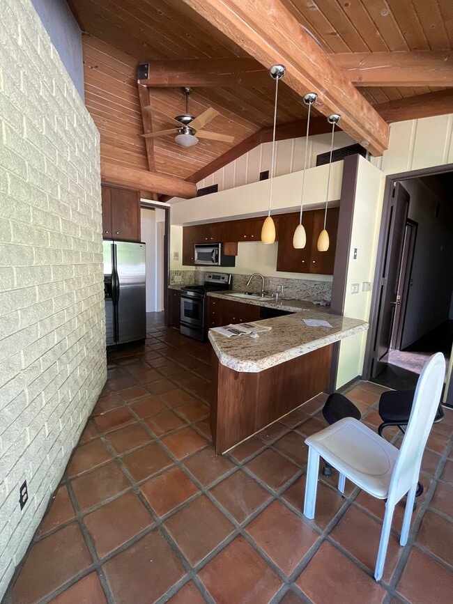 Building Photo - 4 bedroom and 4 bathroom house in LA Canad...