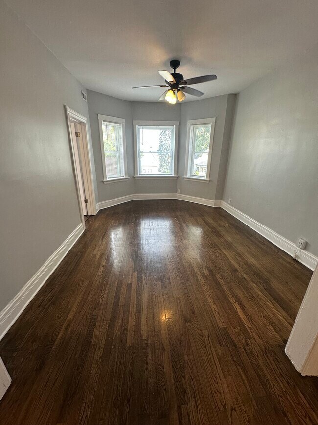 Photo - 3733 W Addison St Unidad 2