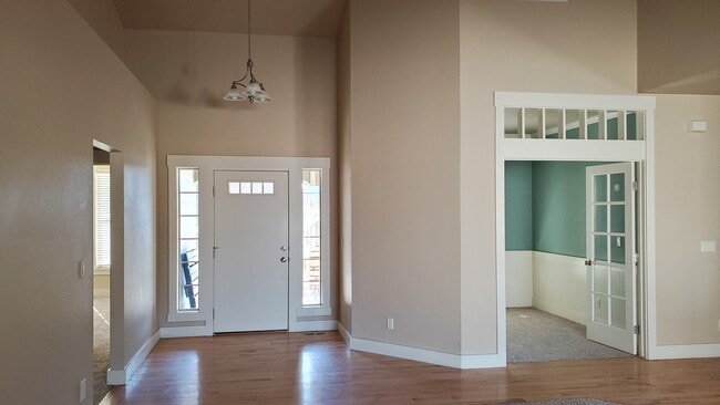 Photo - 638 W Cedar Pointe Way