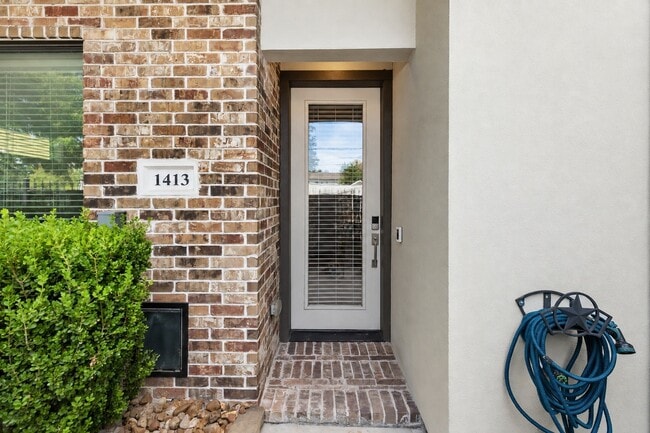 Photo - 1413 Nagle St