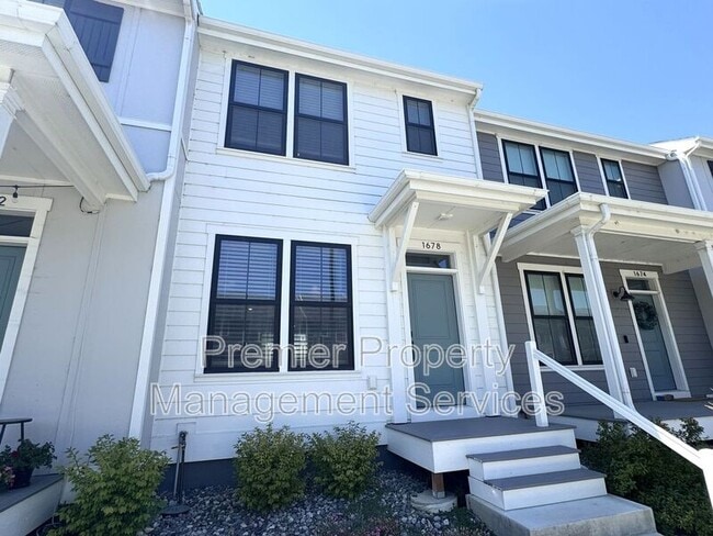 Building Photo - 1678 St George Blvd