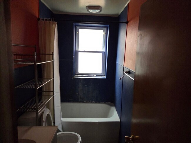 Photo - 811 N Townsend St Unit Apt. 1