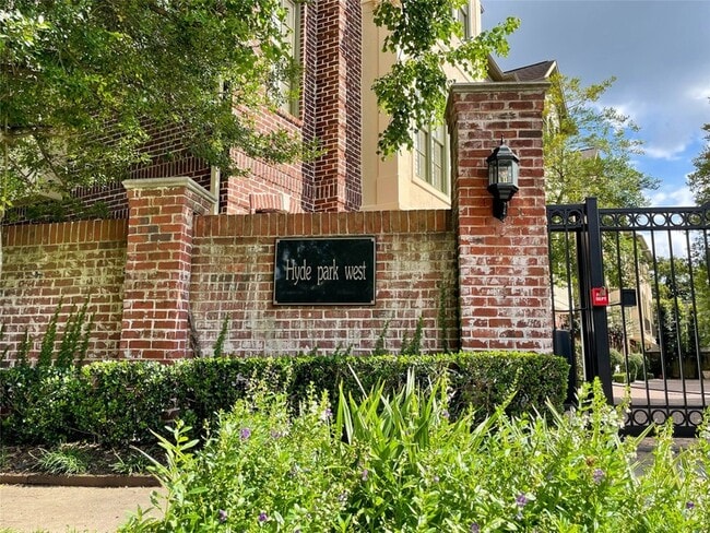 Photo - 1329 Hyde Park Blvd