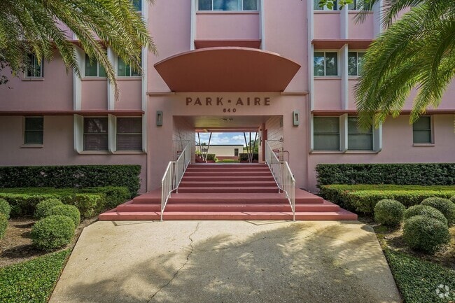Building Photo - Beautiful, one-of-a-kind Park Avenue COndo