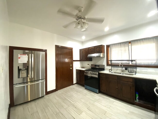 Photo - 5434 N Spaulding Ave