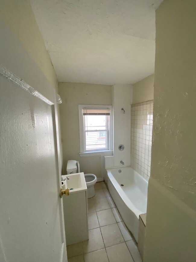 3259 E 123rd St Unidad 3261 - UP Unit