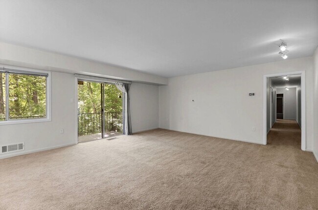 Photo - 10643 Weymouth St Unit 103