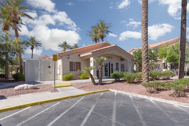 Building Photo - Upstairs 2 br unit in gated community with pool/spa/bbq area